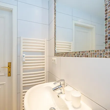 Haus Duenenburg Duenenburg 16 * ヴェスターラント